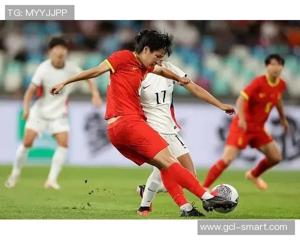 中国女足迎战乌克兰女足全力争胜展现实力与风采