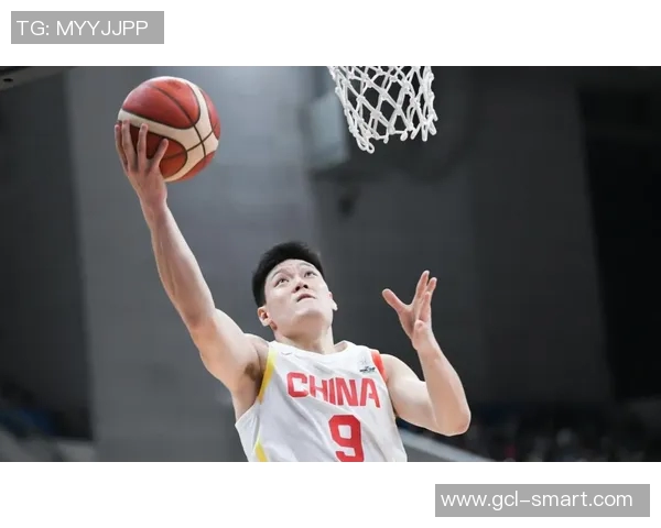 篮球明星亲自指导我打篮球的奇妙经历与成长故事